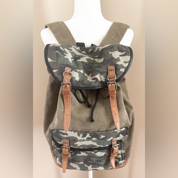 Steve Madden Army Green Camo Vegan Leather Adjustable Book Bag Backpack - Picture 1 of 14